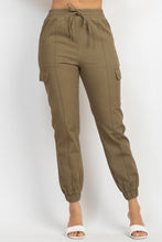 Load image into Gallery viewer, Solid High-rise Pocketed Jogger Pants
