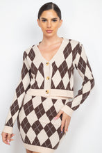 Load image into Gallery viewer, Diamond Button-front Cardigan Top
